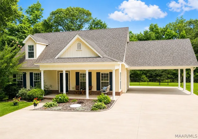 Homes for sale in Deatsville, AL | 199 Turkey Trail Dr, Deatsville, AL 36022 | MLS# 587381