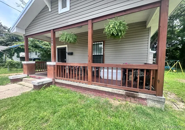 Photo 1 of Single family home for sale at 950 Early St, Montgomery, AL 36108 | MLS# 587489 | Listing updated on 2026-06-10