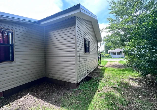 Photo 3 of Single family home for sale at 950 Early St, Montgomery, AL 36108 | MLS# 587489 | Listing updated on 2026-06-10