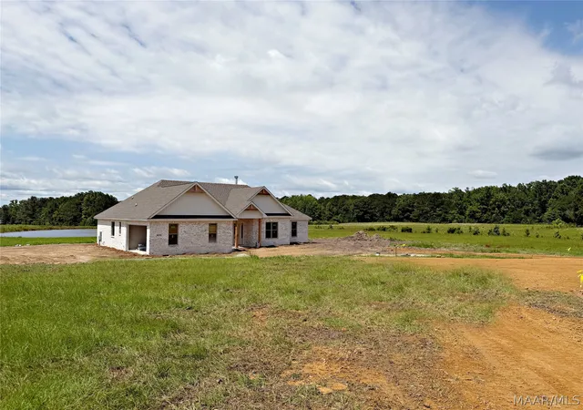 Homes for sale in Eclectic, AL | 80702 Tallassee Hwy, Eclectic, AL 36024 | MLS# 587592