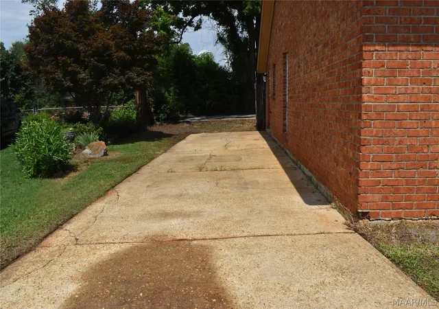 3rd image of 533 Glade Park Loop, Montgomery, AL 36109 | MLS# 587549