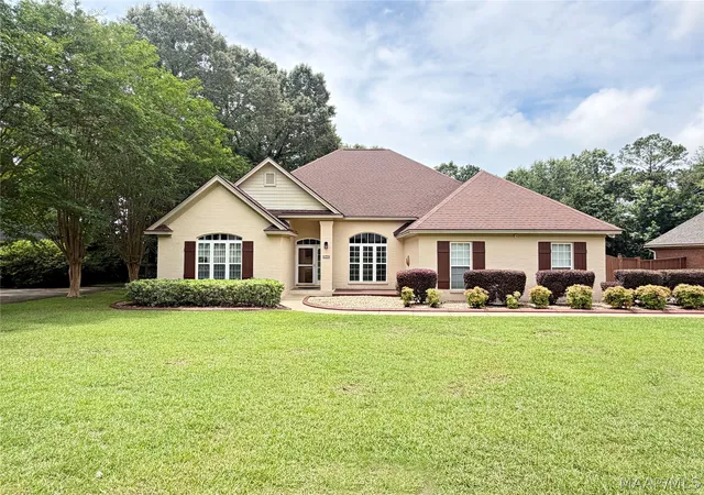Homes for sale in Wetumpka, AL | 105 Hickory Ln, Wetumpka, AL 36093 | MLS# 587599