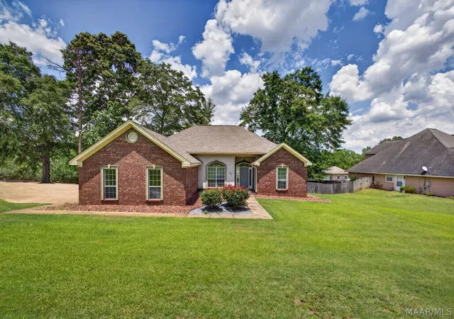 Homes for sale in Deatsville, AL | 189 Dillons Run, Deatsville, AL 36022 | MLS# 587616