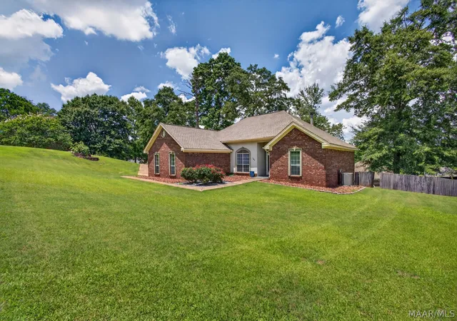 Homes for sale in Deatsville, AL | 189 Dillons Run, Deatsville, AL 36022 | MLS# 587616