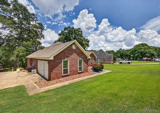 Homes for sale in Deatsville, AL | 189 Dillons Run, Deatsville, AL 36022 | MLS# 587616
