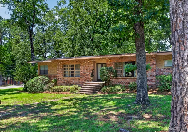 3rd image of 1830 Hillwood Dr, Montgomery, AL 36106 | MLS# 587622