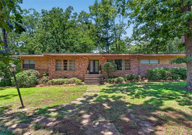 4th image of 1830 Hillwood Dr, Montgomery, AL 36106 | MLS# 587622