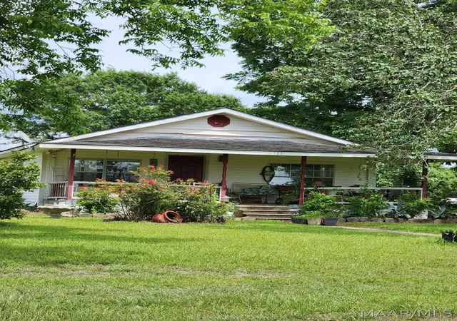 Homes for sale in Dothan, AL | 145 Cecil Varnum Rd, Dothan, AL 36301 | MLS# 587646