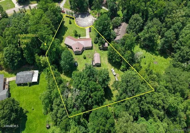 2nd image of 880 Berkshire Ct, Thomasville, AL 36784 | MLS# 587459