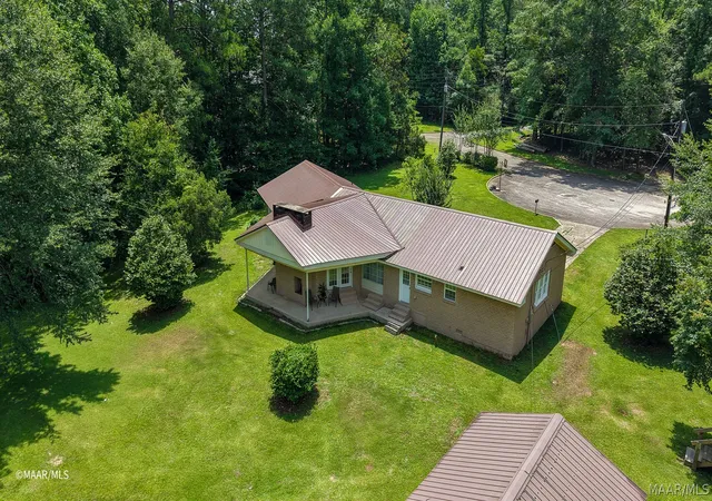 5th image of 880 Berkshire Ct, Thomasville, AL 36784 | MLS# 587459