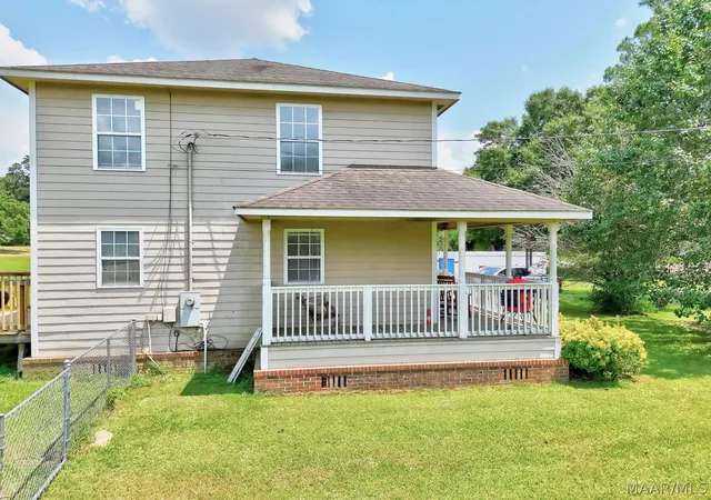 Homes for sale in Deatsville, AL | 427 Lewis Rd, Deatsville, AL 36022 | MLS# 587746
