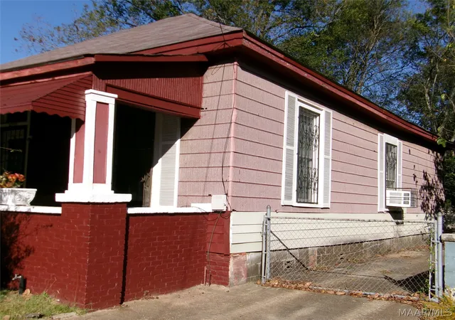 2nd image of 1732 Martin Luther King St, Selma, AL 36703 | MLS# 587846