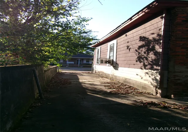 3rd image of 1732 Martin Luther King St, Selma, AL 36703 | MLS# 587846