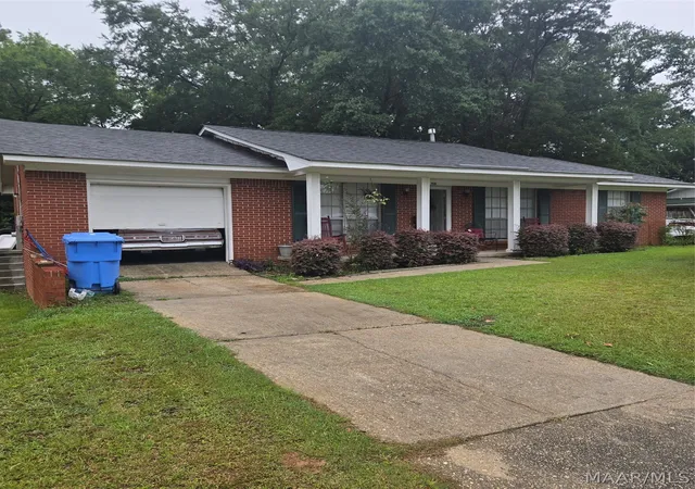 Homes for sale in Prattville, AL | 906 Skidmore Ave, Prattville, AL 36066 | MLS# 587863