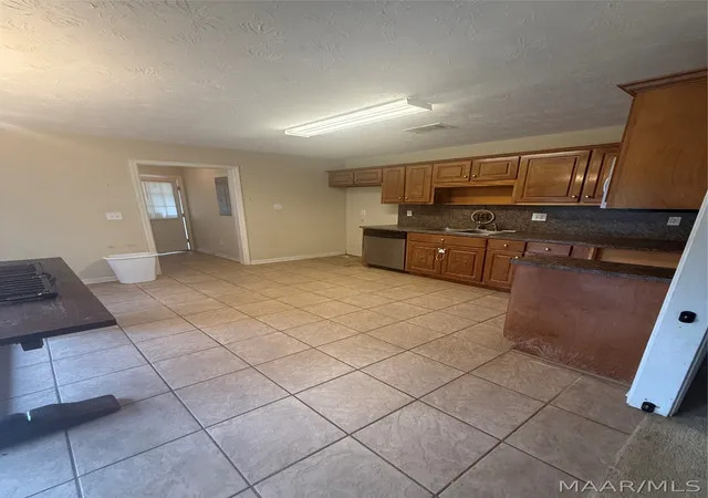 Photo 2 of Single family home for sale at 293 Lee Rd 2087, Salem, AL 36874 | MLS# 587851 | Listing updated on 2026-08-27
