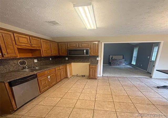 Photo 3 of Single family home for sale at 293 Lee Rd 2087, Salem, AL 36874 | MLS# 587851 | Listing updated on 2026-08-27