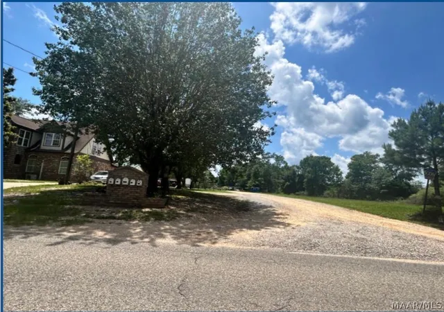2nd image of 2933 Hwy 155 Hwy, Jemison, AL 35085 | MLS# 587883