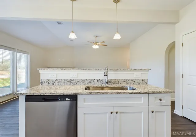 4th image of 2449 Landing Ln, Deatsville, AL 36022 | MLS# 587866