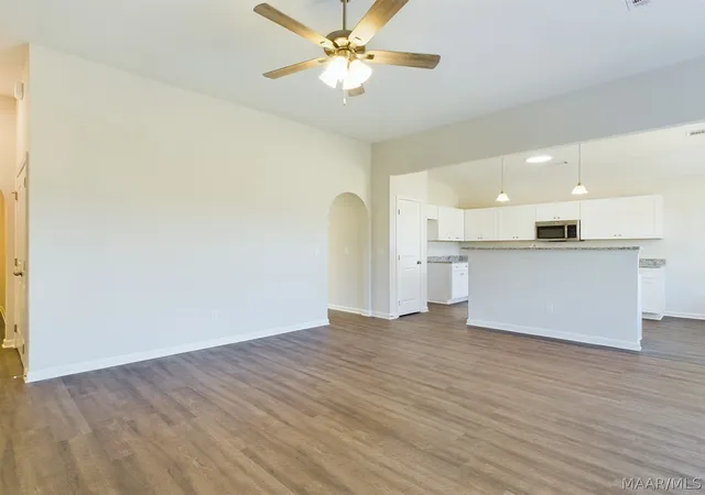 5th image of 2449 Landing Ln, Deatsville, AL 36022 | MLS# 587866