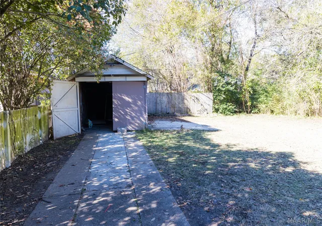 Photo 3 of Single family home for sale at 3256 Montezuma Rd, Montgomery, AL 36106 | MLS# 587902 | Listing updated on 2026-08-18