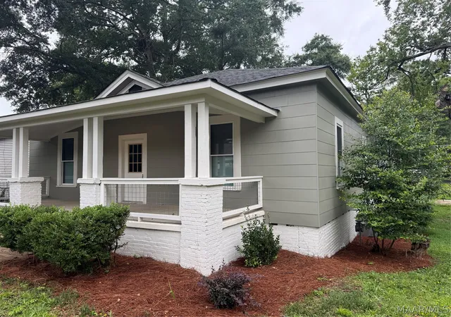 Homes for sale in Tallassee, AL | 409 Lilly Ave, Tallassee, AL 36078 | MLS# 587903