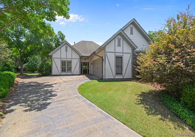 3rd image of 5650 Ash Grove Ct, Montgomery, AL 36116 | MLS# 587933