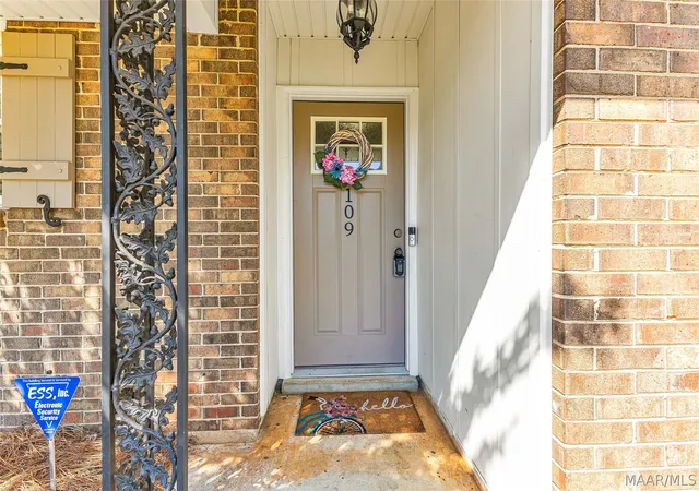2nd image of 109 W Teri Ct, Prattville, AL 36066 | MLS# 587934