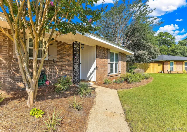 3rd image of 109 W Teri Ct, Prattville, AL 36066 | MLS# 587934