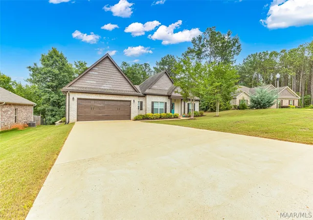 Homes for sale in Wetumpka, AL | 203 Mulder Cove Ln, Wetumpka, AL 36093 | MLS# 587811