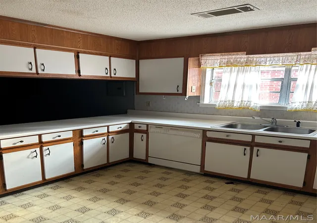 5th image of 718 First Ave, Selma, AL 36701 | MLS# 588006