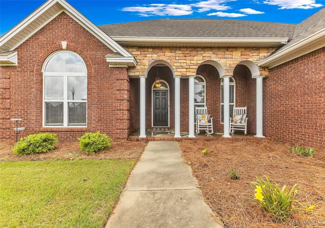 3rd image of 46 Jennifer Ln, Deatsville, AL 36022 | MLS# 587782