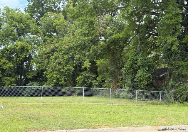 1st image of 213 Lawrence St, Selma, AL 36703 | MLS# 588109