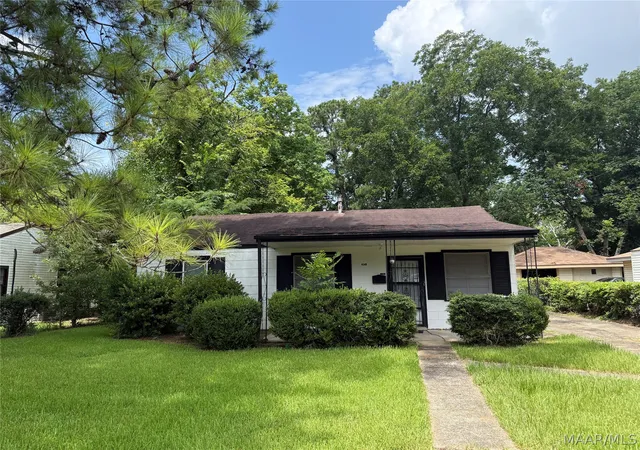 Homes for sale in Montgomery, AL | 4148 Edgar D Nixon Ave, Montgomery, AL 36105 | MLS# 588086