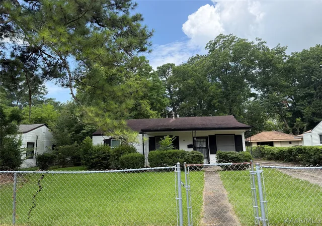 Homes for sale in Montgomery, AL | 4148 Edgar D Nixon Ave, Montgomery, AL 36105 | MLS# 588086