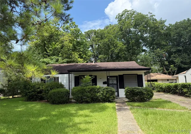 Homes for sale in Montgomery, AL | 4148 Edgar D Nixon Ave, Montgomery, AL 36105 | MLS# 588086