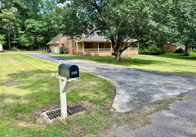 Homes for sale in Tallassee, AL | 408 Golden Dr, Tallassee, AL 36078 | MLS# 588080