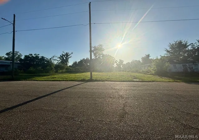 3rd image of 1417 Martin Luther King St, Selma, AL 36703 | MLS# 588221