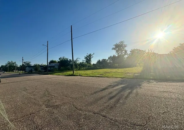 4th image of 1417 Martin Luther King St, Selma, AL 36703 | MLS# 588221