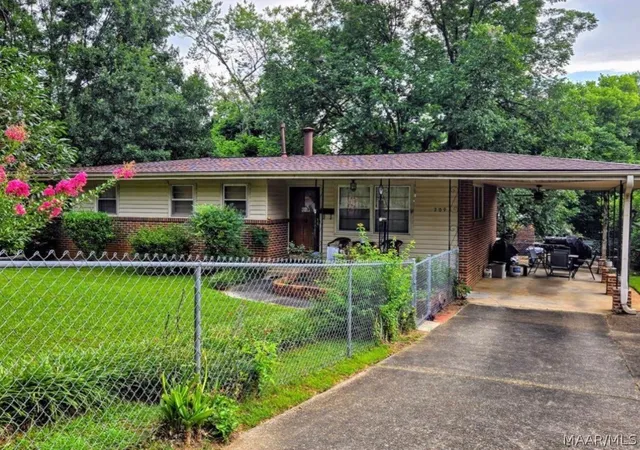 1st image of 209 Nottingham Rd, Montgomery, AL 36109 | MLS# 588177