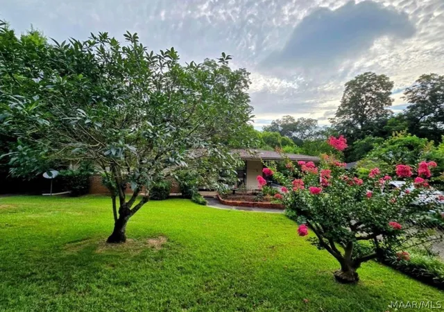 2nd image of 209 Nottingham Rd, Montgomery, AL 36109 | MLS# 588177