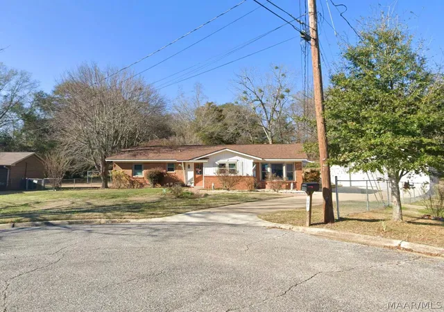 Homes for sale in Prattville, AL | 125 Oakland Dr, Prattville, AL 36067 | MLS# 588152
