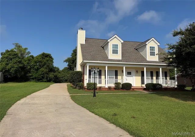 Photo 2 of Single family home for sale at 307 Sparrow Point Ln, Deatsville, AL 36022 | MLS# 588230 | Listing updated on 2026-07-14