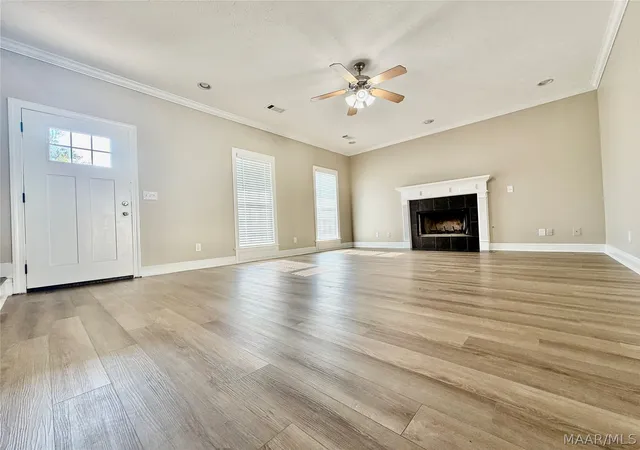 Photo 3 of Single family home for sale at 307 Sparrow Point Ln, Deatsville, AL 36022 | MLS# 588230 | Listing updated on 2026-07-14