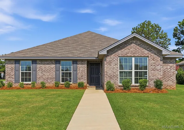 Photo 1 of Single family home for sale at 11 Zachary Cir, Elmore, AL 36025 | MLS# 588139 | Listing updated on 2026-07-13