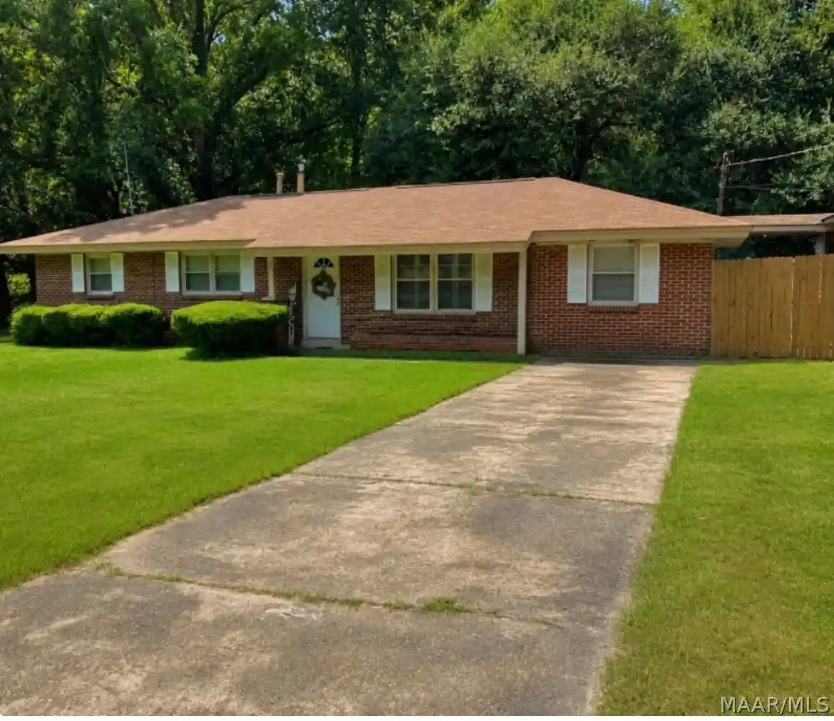 Single family home for sale at 3901 Merrifield Dr, Valley Grande, AL 36703 | MLS# 588243