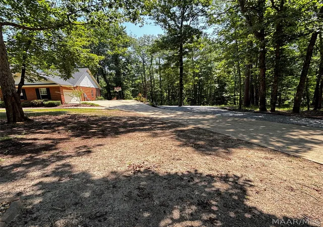 Homes for sale in Wetumpka, AL | 380 Jimshill Rd, Wetumpka, AL 36093 | MLS# 588255