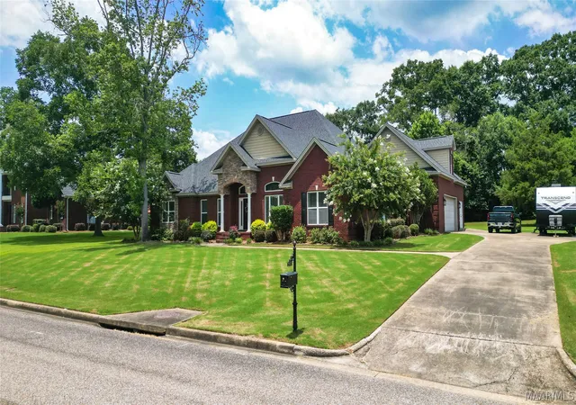 Homes for sale in Prattville, AL | 2603 Savannah Dr, Prattville, AL 36067 | MLS# 588161