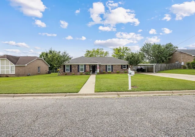 Homes for sale in Montgomery, AL | 1818 Heatherton Dr, Montgomery, AL 36106 | MLS# 588224