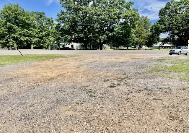 Homes for sale in Wetumpka, AL | 3990 Grier Rd, Wetumpka, AL 36092 | MLS# 588074