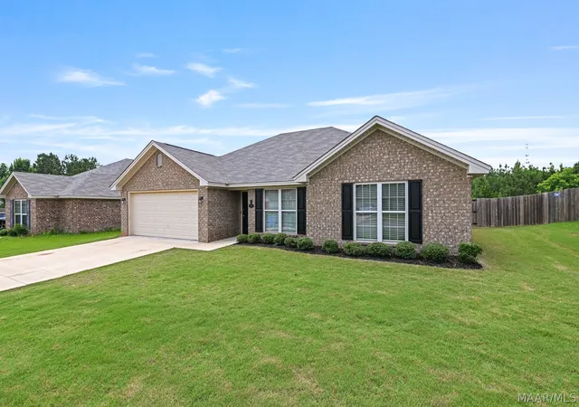 Homes for sale in Prattville, AL | 730 Park Ln, Prattville, AL 36067 | MLS# 588328